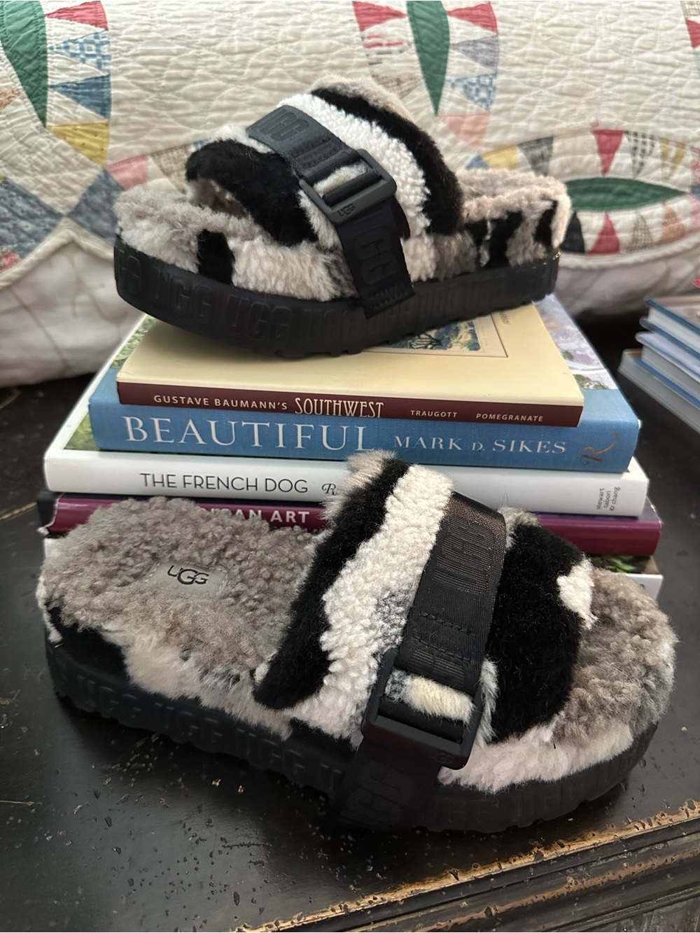 UGG Fluffita Cali Collage  size 7